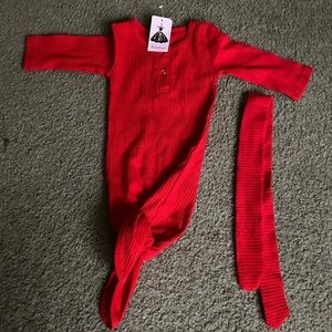 Red newborn hospital knotted gown